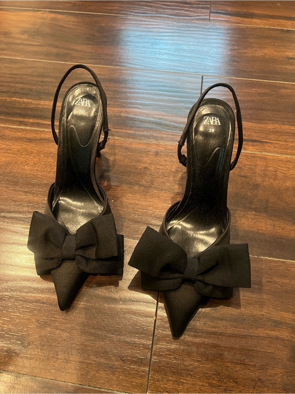 Zara Black Pointed-Toe Slingback Heels with Bow - Picture 3 of 3